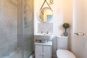 En-suite Shower Room- click for photo gallery